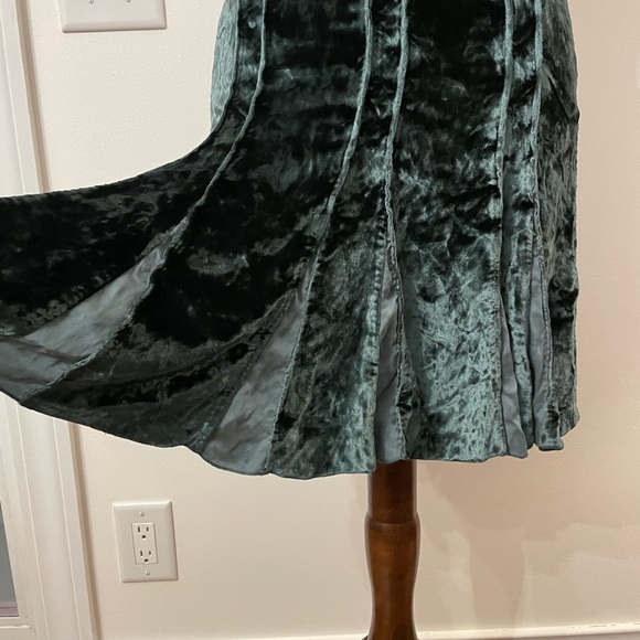 Club Monaco Crushed Velvet Pleated Green Skirt - Picture 3 of 13